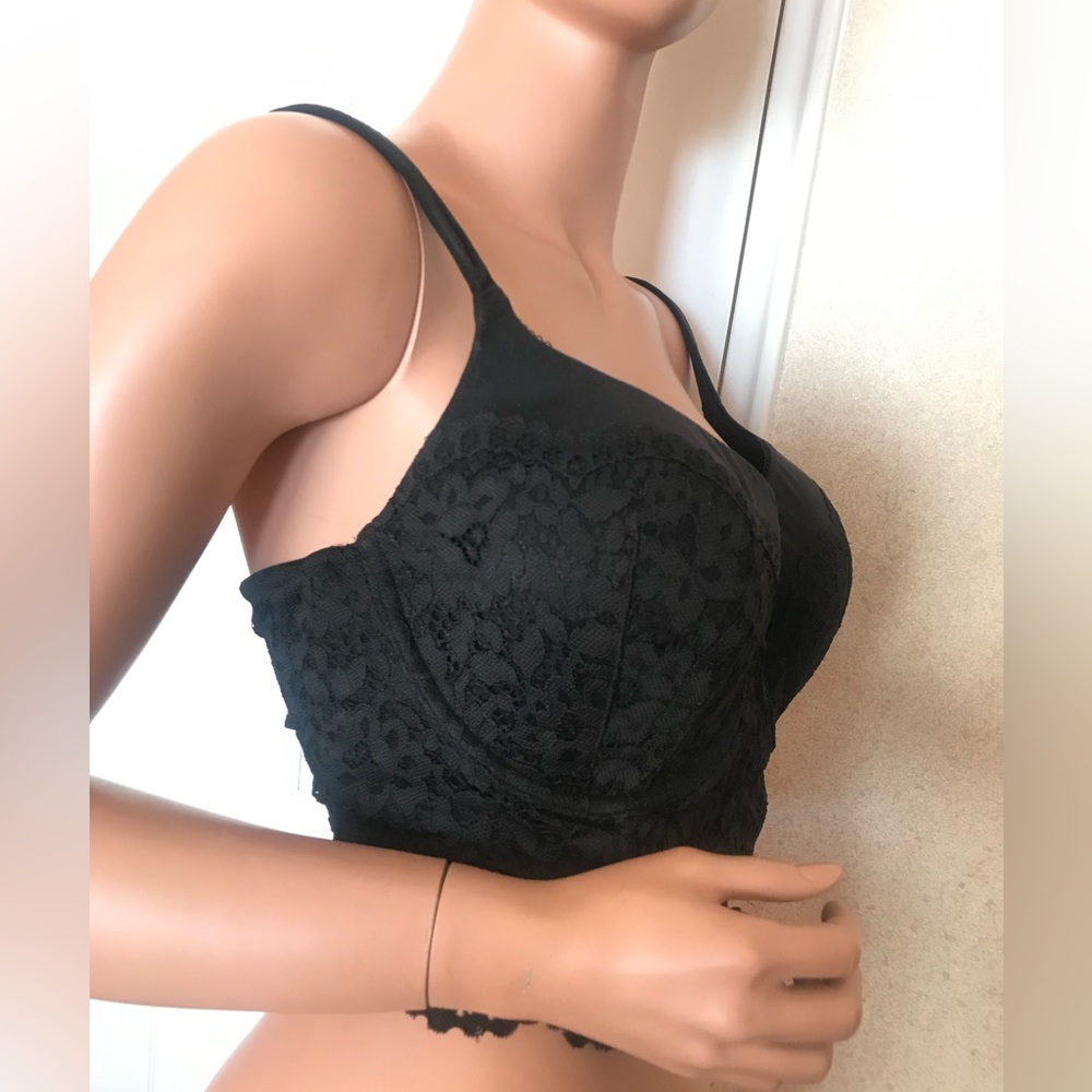 Victoria’s Secret lined demi black bra in size 38D. Like new!
